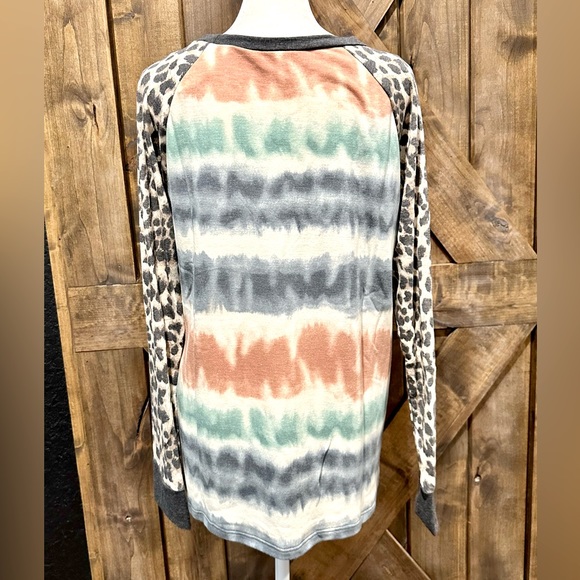 NWOT Vanilla Bay Long Sleeve Tie Dye & Leopard Top - Picture 14 of 16